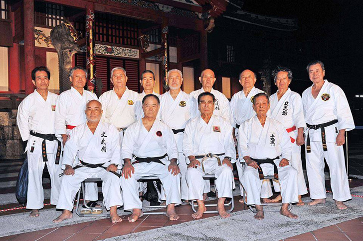 Současná generace nejstarších mistrů okinawského karate - Okinawa 2014 Současná generace nejstarších mistrů okinawského karate - Okinawa 2014